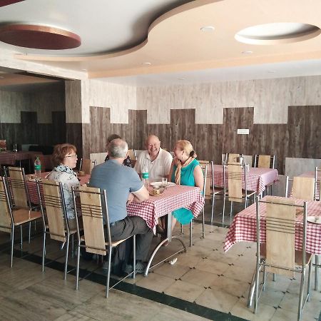 Hotel Jaysanthi Уті Екстер'єр фото