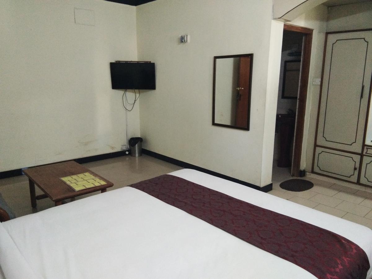 Hotel Jaysanthi Уті Екстер'єр фото