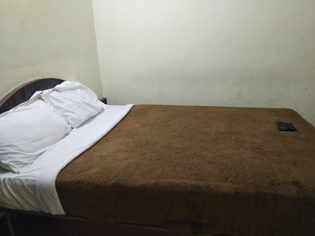 Hotel Jaysanthi Уті Екстер'єр фото